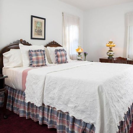 Palmer House Inn Фолмут Экстерьер фото