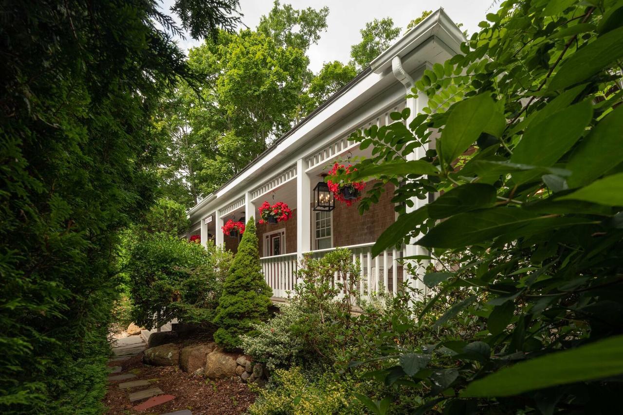 Palmer House Inn Фолмут Экстерьер фото