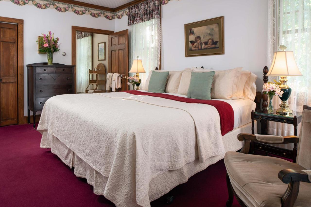 Palmer House Inn Фолмут Экстерьер фото