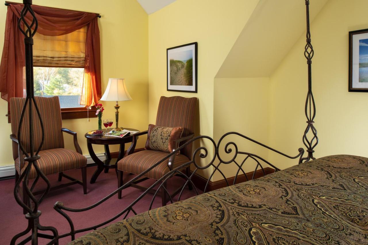 Palmer House Inn Фолмут Экстерьер фото