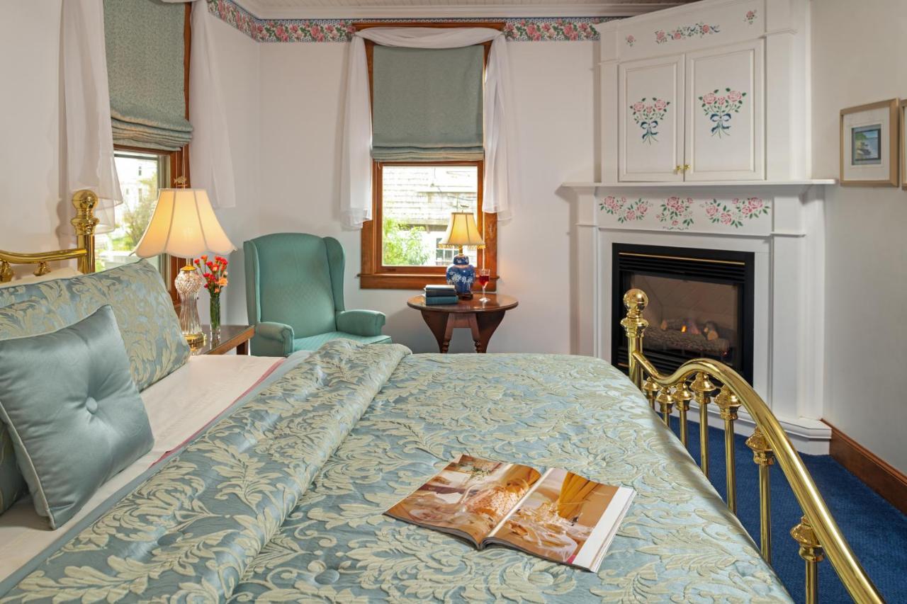 Palmer House Inn Фолмут Экстерьер фото