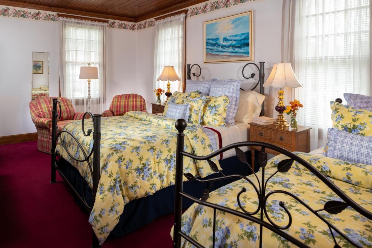 Palmer House Inn Фолмут Экстерьер фото